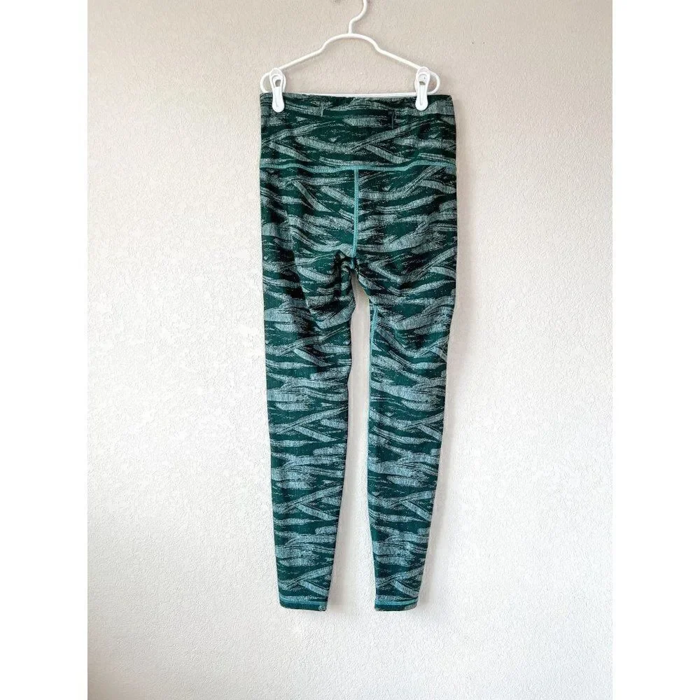 The North Face Women's Green Brush Leggings, Size Medium